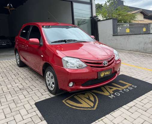 TOYOTA-ETIOS-2013