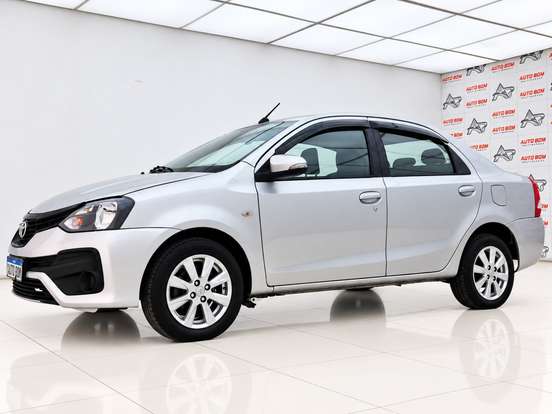 TOYOTA-ETIOS-2018