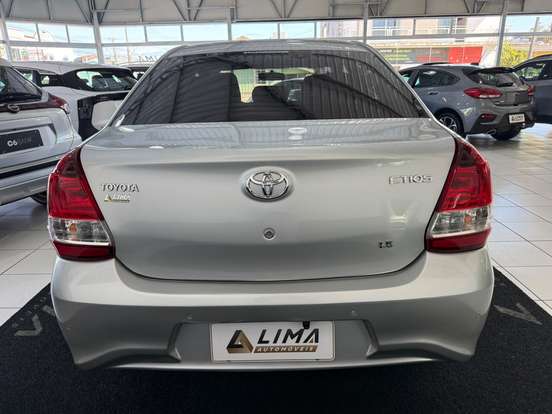 TOYOTA-ETIOS-2018