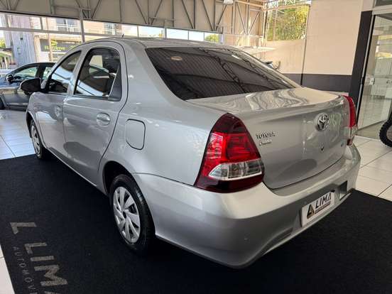 TOYOTA-ETIOS-2018