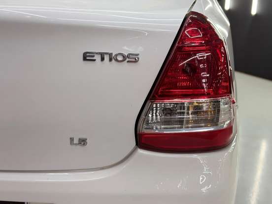 TOYOTA-ETIOS-1.5 X SEDAN 16V FLEX 4P MANUAL TOYOTA-ETIOS-2016