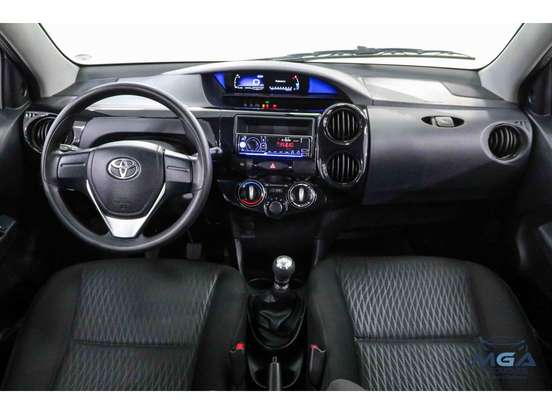 TOYOTA-ETIOS-2017