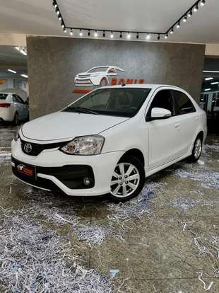 TOYOTA-ETIOS-2017