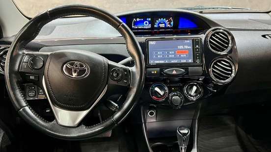 TOYOTA-ETIOS-2017