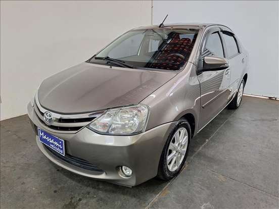 TOYOTA-ETIOS-2016