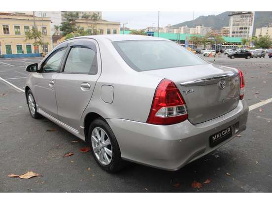 TOYOTA-ETIOS-1.5 XLS SEDAN 16V FLEX 4P AUTOMÁTICO TOYOTA-ETIOS-2017