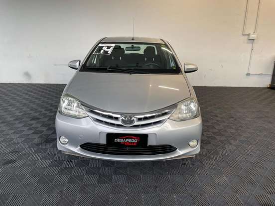 TOYOTA-ETIOS-1.5 XLS SEDAN 16V FLEX 4P MANUAL TOYOTA-ETIOS-2013