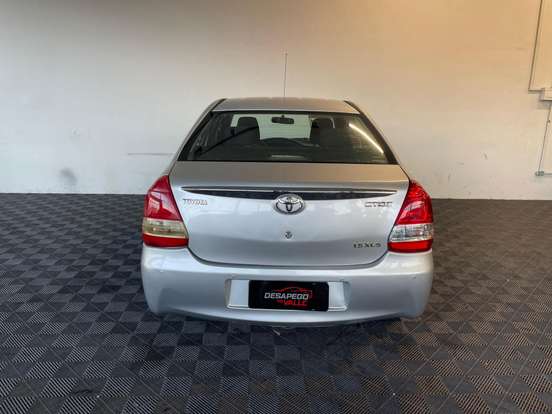 TOYOTA-ETIOS-1.5 XLS SEDAN 16V FLEX 4P MANUAL TOYOTA-ETIOS-2013