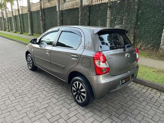 TOYOTA-ETIOS-1.5 XS 16V FLEX 4P AUTOMÁTICO TOYOTA-ETIOS-2016
