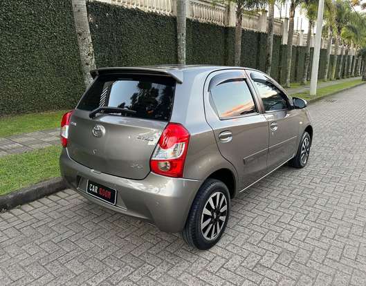 TOYOTA-ETIOS-2016