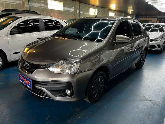 TOYOTA-ETIOS-2017