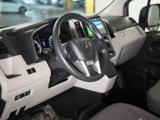 TOYOTA-HIACE-2.8 D-4D TURBO DIESEL MINIBUS 15+1 DX AUTOMÁTICO TOYOTA-HIACE-2024