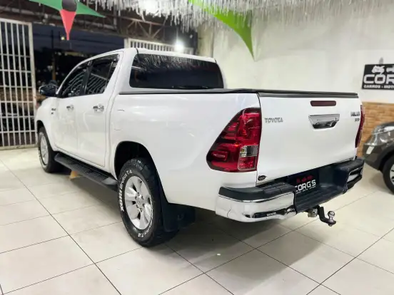 TOYOTA-HILUX-2.7 SRV 4X2 CD 16V FLEX 4P AUTOMÁTICO TOYOTA-HILUX-2016