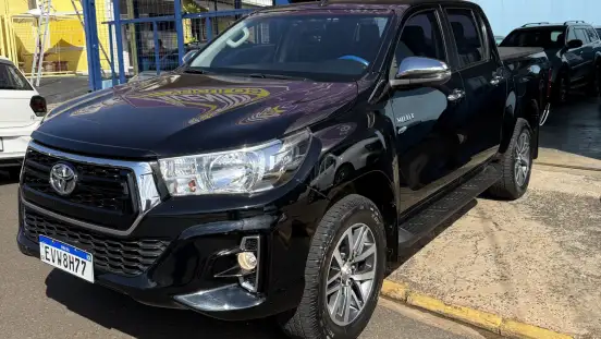 TOYOTA-HILUX-2019