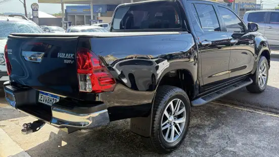 TOYOTA-HILUX-2019