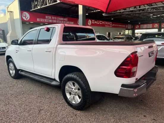 TOYOTA-HILUX-2017