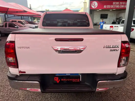 TOYOTA-HILUX-2.7 SRV 4X2 CD 16V FLEX 4P AUTOMÁTICO TOYOTA-HILUX-2017
