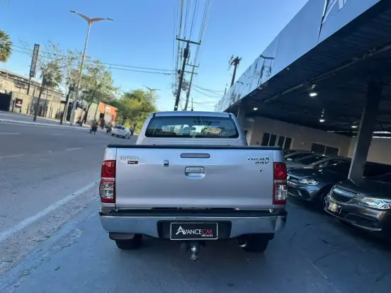 TOYOTA-HILUX-2.7 SRV 4X4 CD 16V FLEX 4P AUTOMÁTICO TOYOTA-HILUX-2014