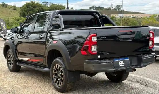 TOYOTA-HILUX-2022