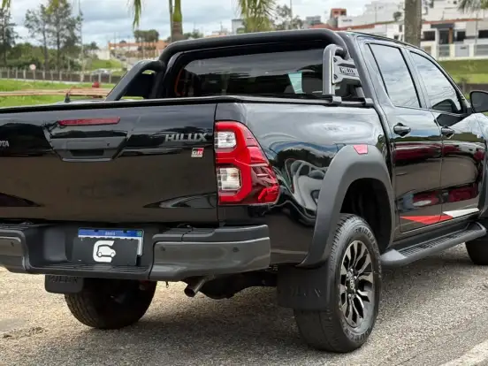 TOYOTA-HILUX-2.8 D-4D TURBO DIESEL CD GR-S 4X4 AUTOMÁTICO TOYOTA-HILUX-2022