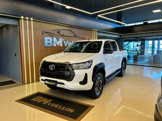 TOYOTA-HILUX-2022