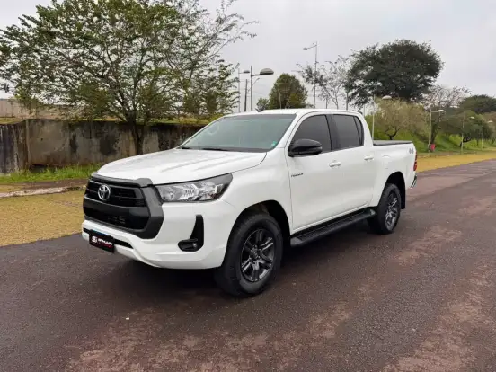 TOYOTA-HILUX-2022