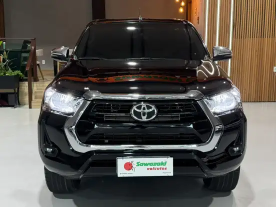 TOYOTA-HILUX-2021