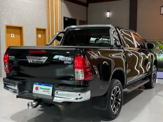 TOYOTA-HILUX-2021
