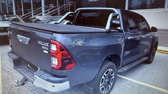 TOYOTA-HILUX-2022