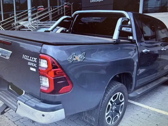 TOYOTA-HILUX-2.8 D-4D TURBO DIESEL CD SRX 4X4 AUTOMÁTICO TOYOTA-HILUX-2022