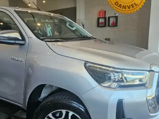 TOYOTA-HILUX-2.8 D-4D TURBO DIESEL CD SRX 4X4 AUTOMÁTICO TOYOTA-HILUX-2025