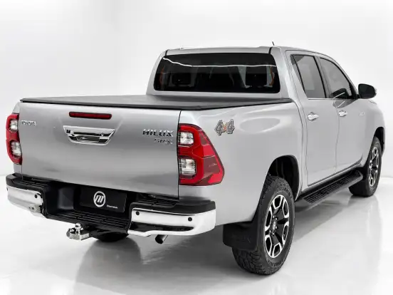 TOYOTA-HILUX-2021