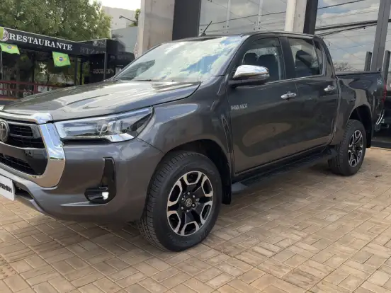 TOYOTA-HILUX-2.8 D-4D TURBO DIESEL CD SRX 4X4 AUTOMÁTICO TOYOTA-HILUX-2024