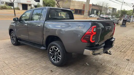 TOYOTA-HILUX-2024