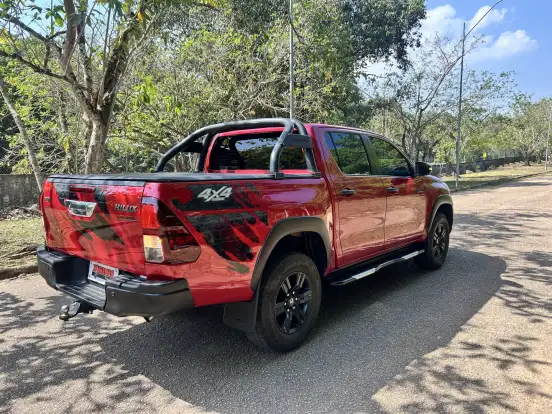 TOYOTA-HILUX-2018