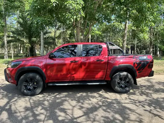 TOYOTA-HILUX-2018
