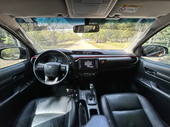 TOYOTA-HILUX-2018