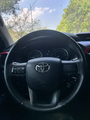 TOYOTA-HILUX-2018