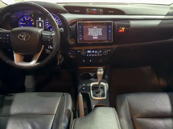 TOYOTA-HILUX-2017