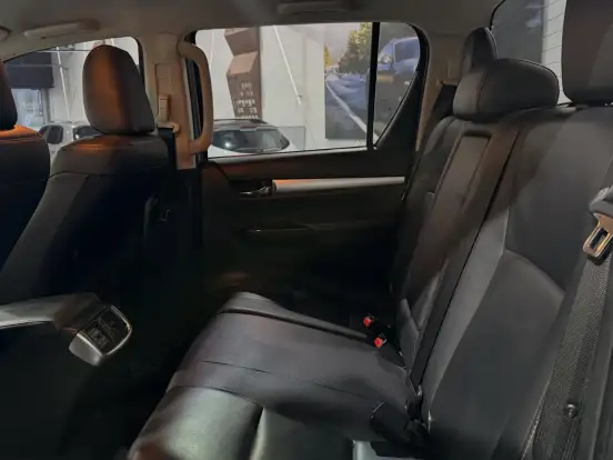 TOYOTA-HILUX-2017