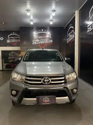 TOYOTA-HILUX-2016
