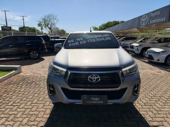TOYOTA-HILUX-2019