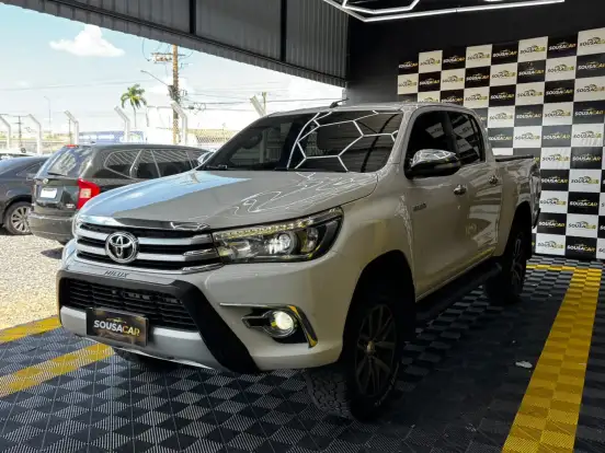 TOYOTA-HILUX-2016