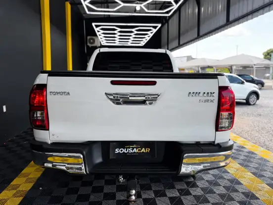 TOYOTA-HILUX-2.8 SRX 4X4 CD 16V DIESEL 4P AUTOMÁTICO TOYOTA-HILUX-2016