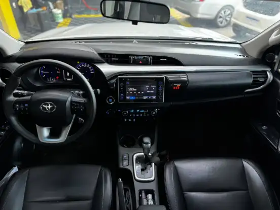 TOYOTA-HILUX-2016