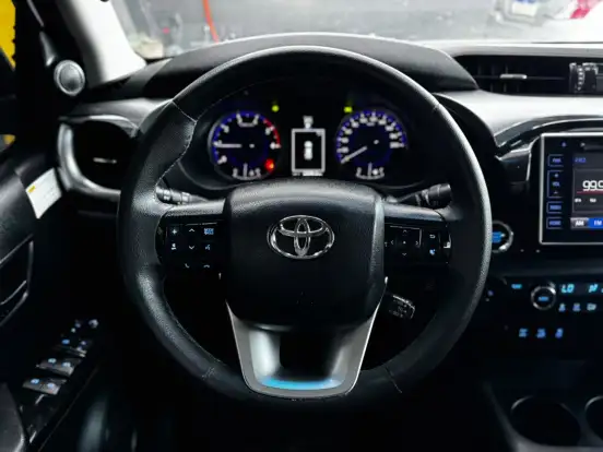 TOYOTA-HILUX-2016