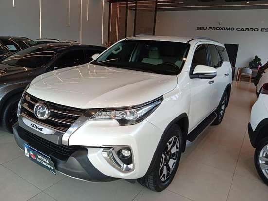 TOYOTA-HILUX-2018