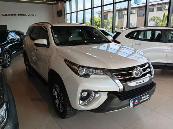 TOYOTA-HILUX-2.7 SR 4X2 CD 16V FLEX 4P AUTOMÁTICO TOYOTA-HILUX-2018