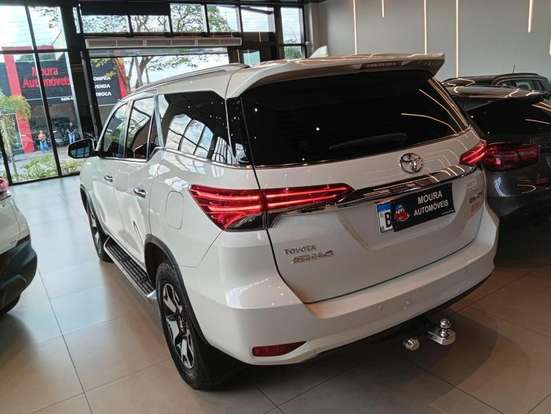 TOYOTA-HILUX-2018