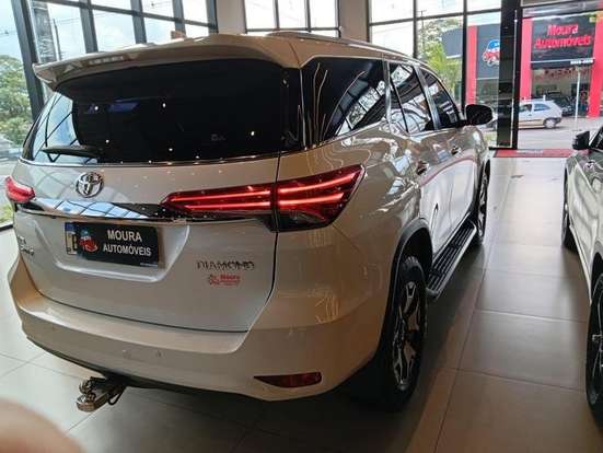 TOYOTA-HILUX-2018